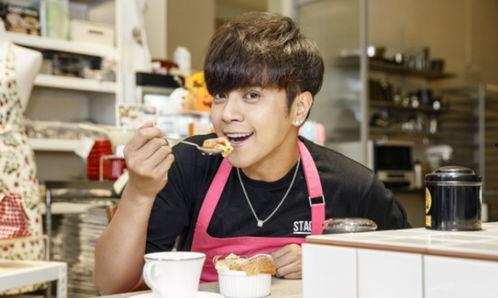 卖芝麻饼爆料娱乐圈的博主,卖芝麻饼博主带你探秘明星幕后生活  第1张